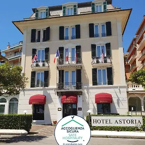 4* Отель Astoria